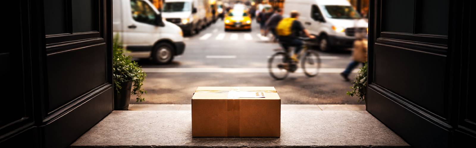 That ‘Delivered Successfully’ Message? It’s Built on Controlled Chaos managed with the help of courier delivery software